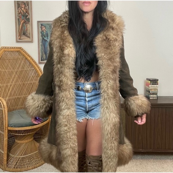 VINTAGE PENNY LANE COAT DROP SNEAK PEEK / DROPPING WEEKLY - Picture 4 of 15